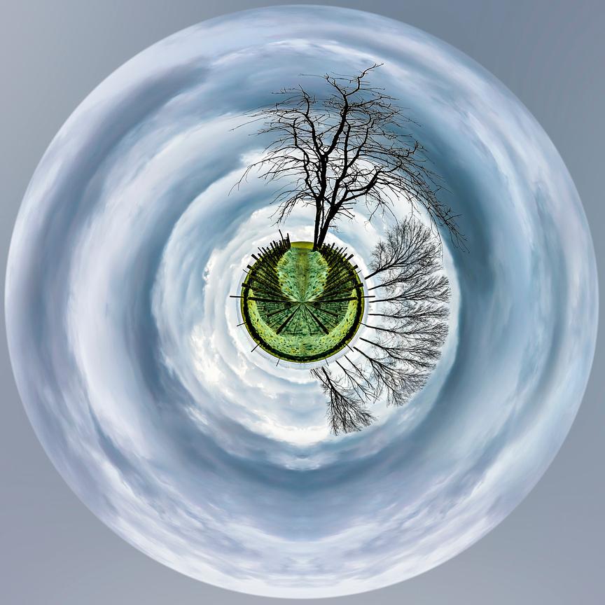 Mini planet around Vieusart — photograph by Paul Marnef